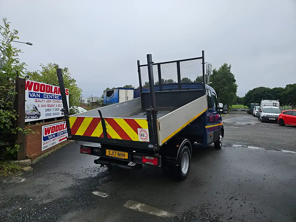 Used 2017 Iveco Daily Crew Cab Tipper Blue - Interior and Exterior details 8
