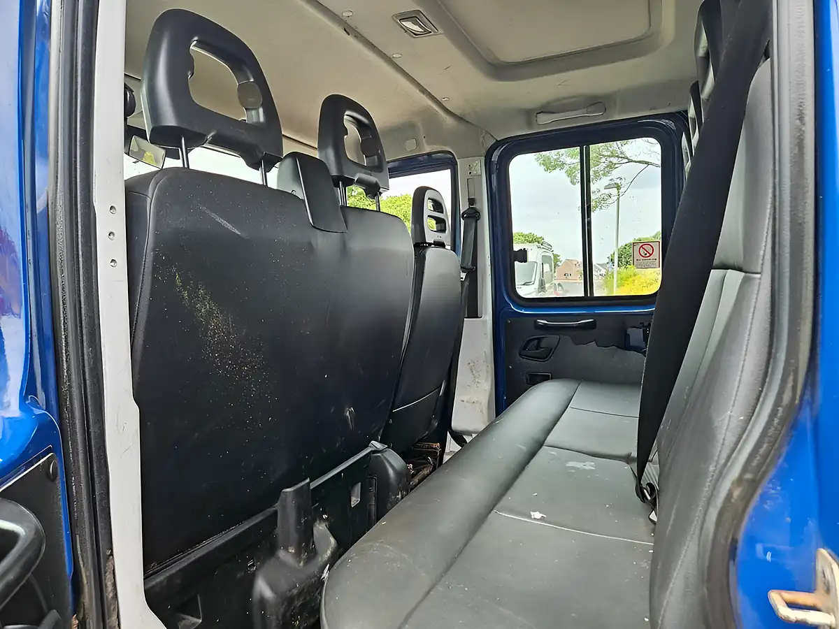 Used 2017 Iveco Daily Crew Cab Tipper Pickup Blue - Interior and Exterior details 10