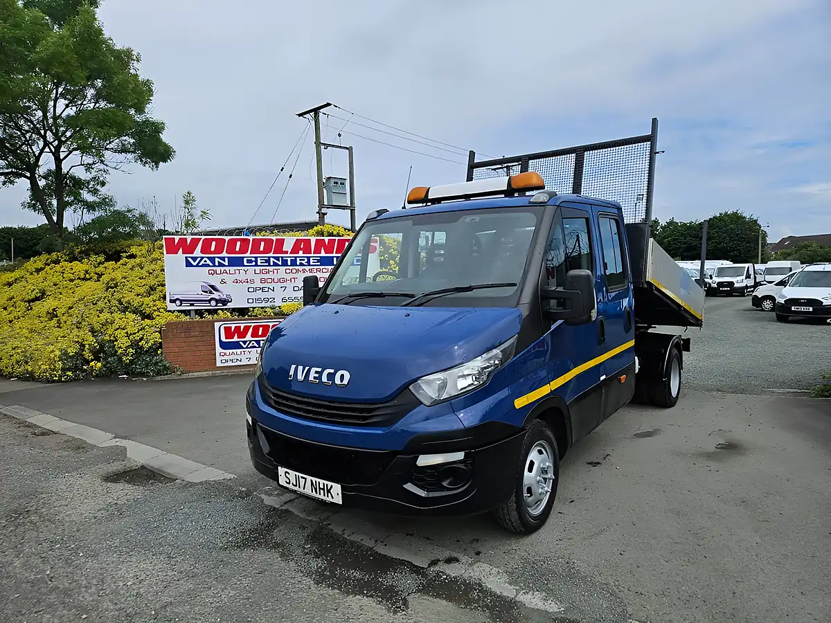 Used 2017 Iveco Daily Crew Cab Tipper Pickup Blue - Interior and Exterior details 4