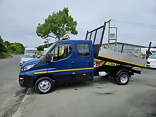 Used 2017 Iveco Daily Crew Cab Tipper Pickup Blue - Interior and Exterior details 5