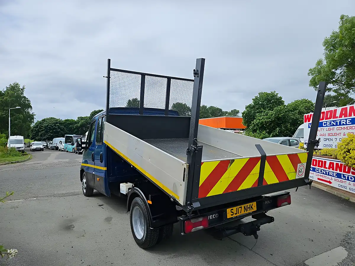 Used 2017 Iveco Daily Crew Cab Tipper Pickup Blue - Interior and Exterior details 6
