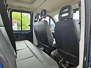 Used 2017 Iveco Daily Crew Cab Tipper Pickup Blue - Interior and Exterior details 9
