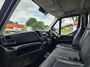 Used 2017 Iveco Daily Crew Cab Tipper Pickup Blue - Interior and Exterior details 11