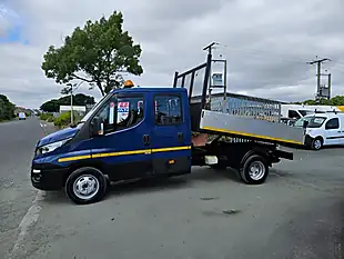 Used 2017 Iveco Daily Crew Cab Tipper Pickup Blue - Interior and Exterior details 5