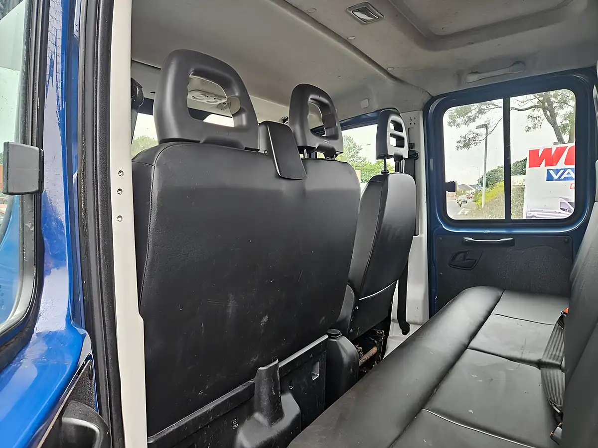 Used 2017 Iveco Daily Crew Cab Tipper Pickup Blue - Interior and Exterior details 10
