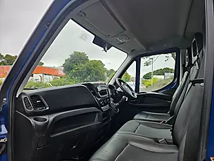 Used 2017 Iveco Daily Crew Cab Tipper Pickup Blue - Interior and Exterior details 11