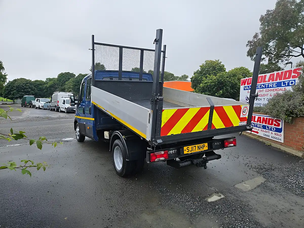 Used 2017 Iveco Daily Crew Cab Tipper Pickup Blue - Interior and Exterior details 6