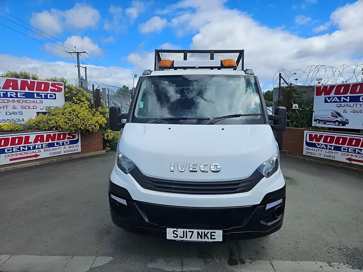 Used 2017 Iveco Daily Crew Cab Tipper White - Interior and Exterior details 3