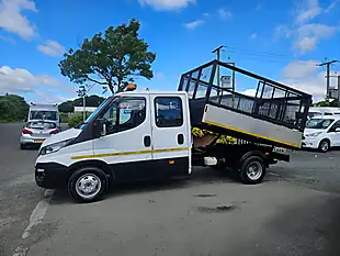 Used 2017 Iveco Daily Crew Cab Tipper White - Interior and Exterior details 5