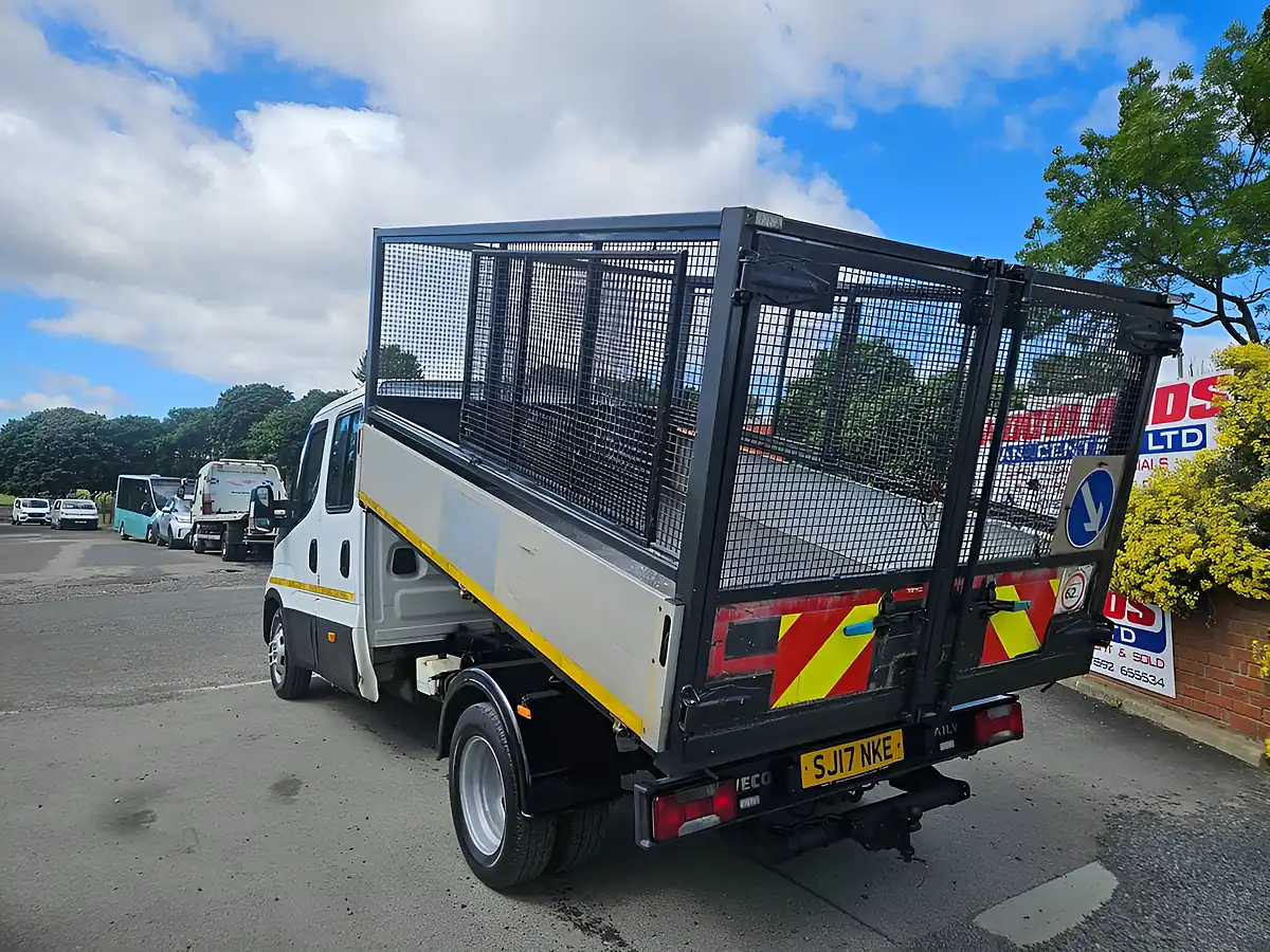 Used 2017 Iveco Daily Crew Cab Tipper White - Interior and Exterior details 6