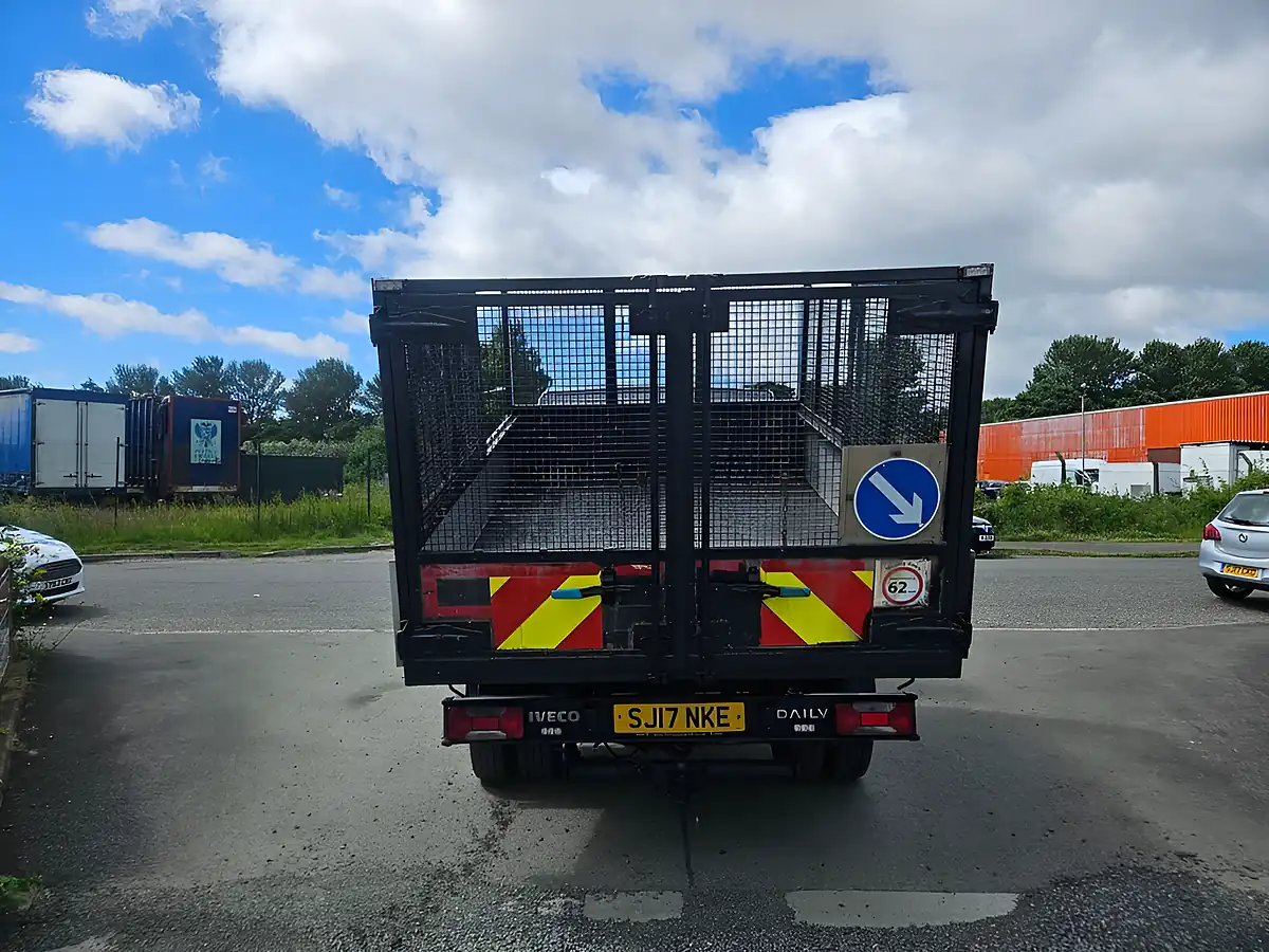 Used 2017 Iveco Daily Crew Cab Tipper White - Interior and Exterior details 7