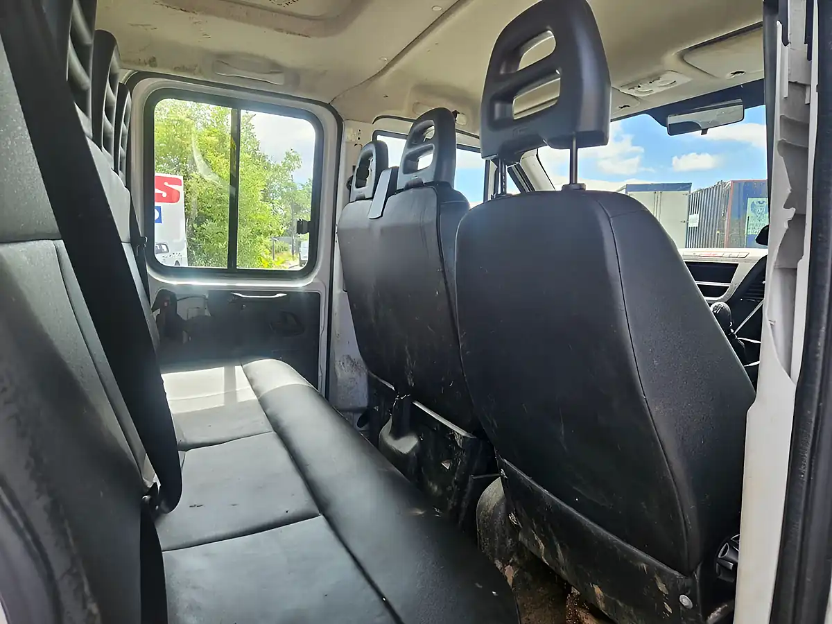 Used 2017 Iveco Daily Crew Cab Tipper White - Interior and Exterior details 9