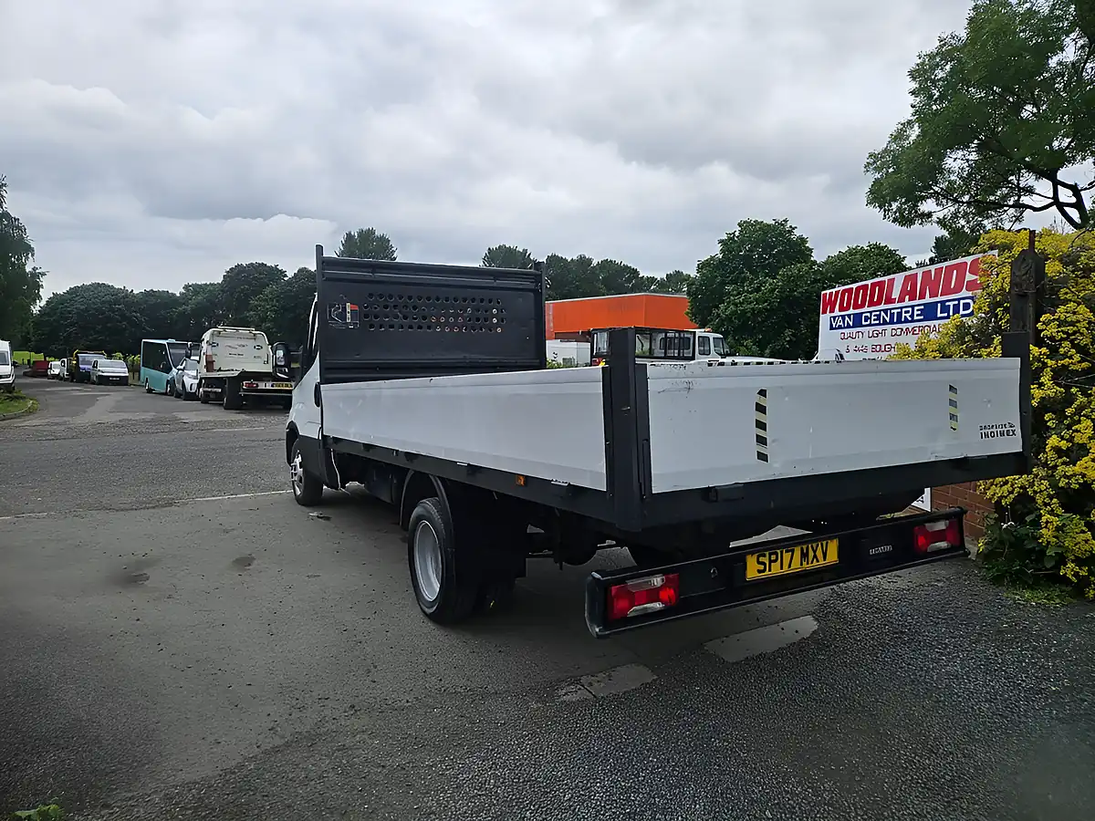 Used 2017 Iveco Daily Lwb Dropside White - Interior and Exterior details 6