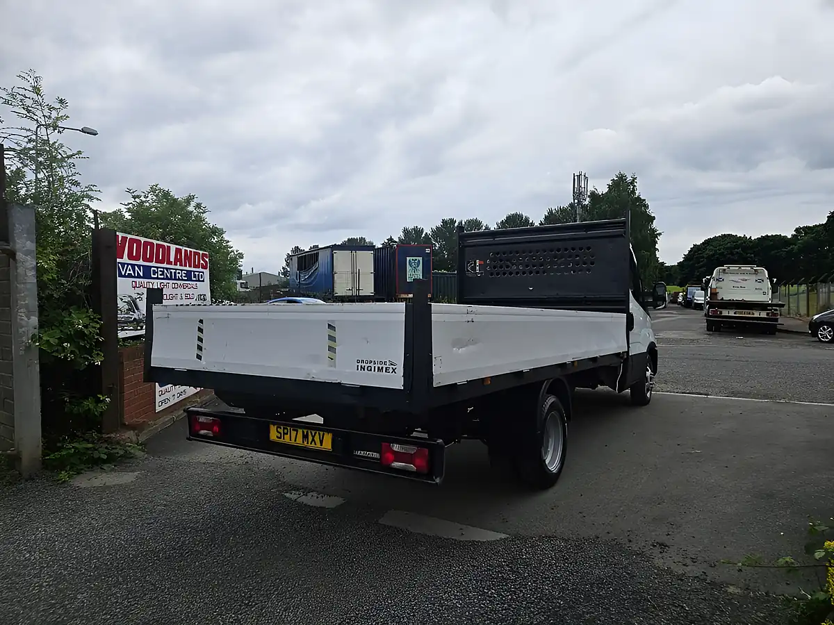 Used 2017 Iveco Daily Lwb Dropside White - Interior and Exterior details 8