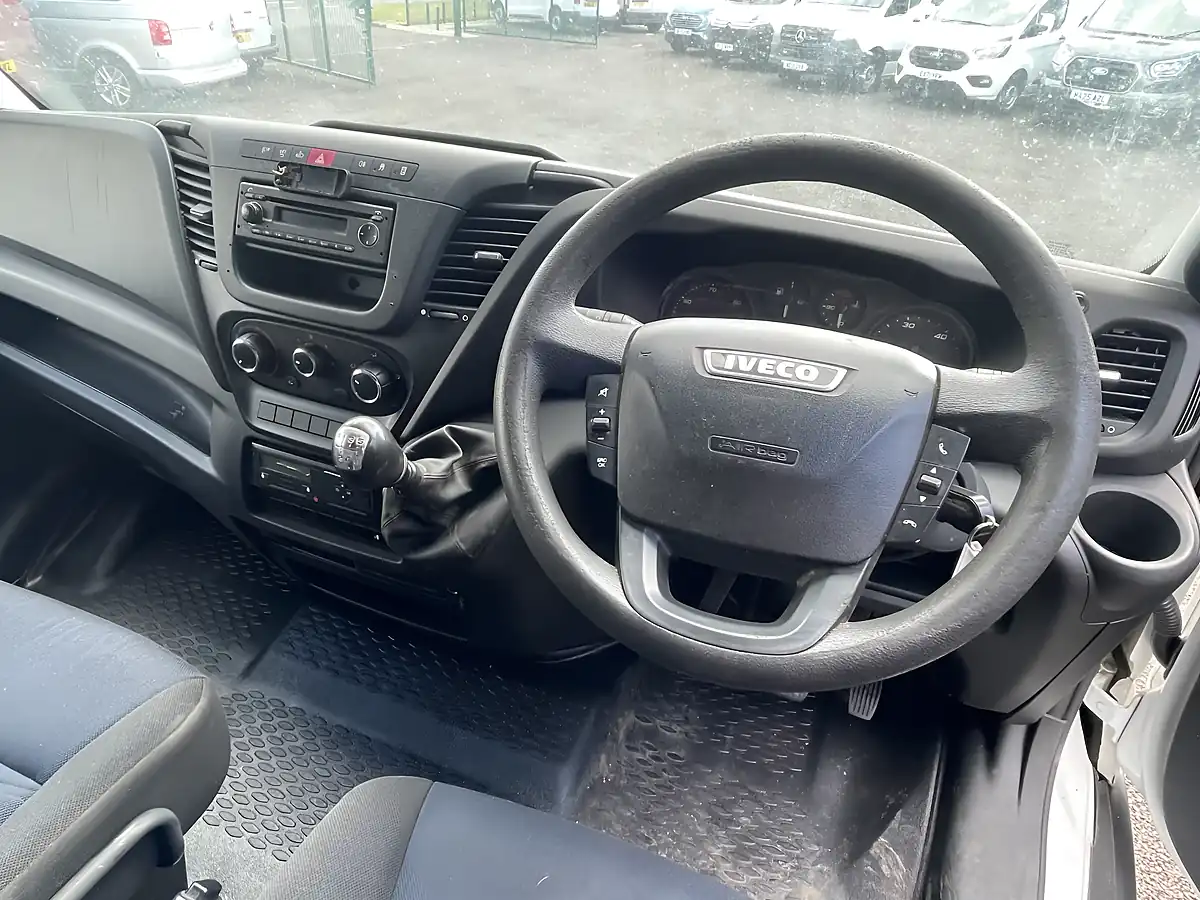 Used 2017 Iveco Daily Xlwb High Roof White - Interior and Exterior details 9