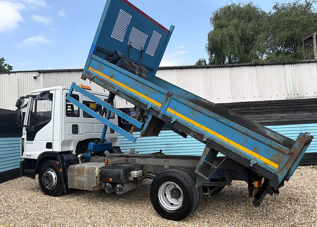 Used 2017 Iveco Eurocargo Tipper White - Interior and Exterior details 3