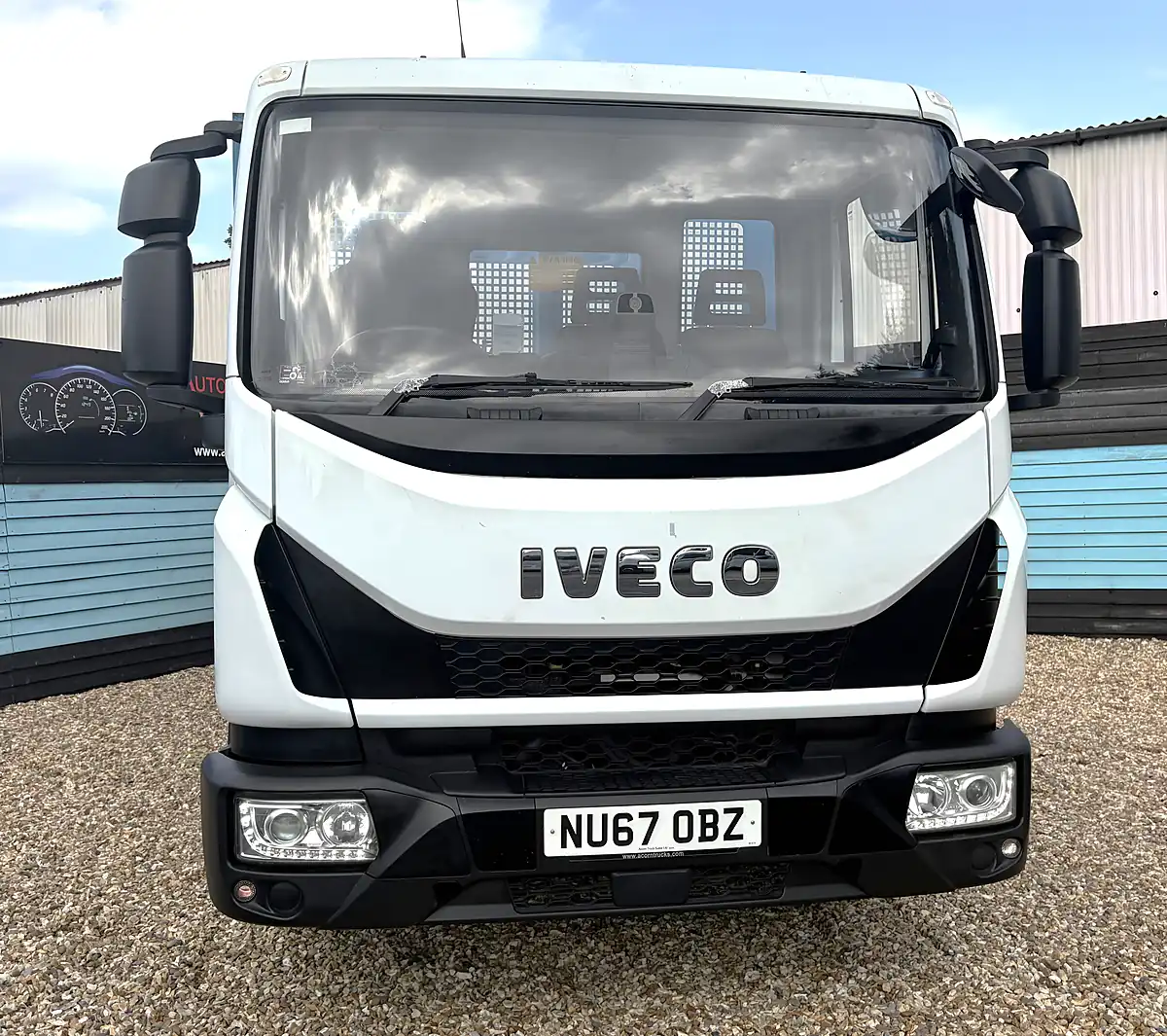 Used 2017 Iveco Eurocargo Tipper White - Interior and Exterior details 4
