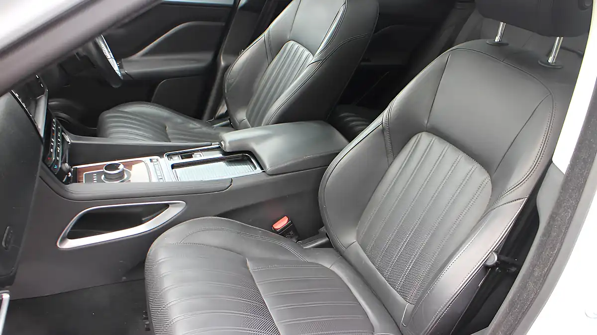 Used 2017 Jaguar F-Pace Portfolio AWD White - Interior and Exterior details 11