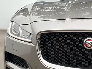 Used 2017 Jaguar F-Pace Portfolio Silicon Silver - Interior and Exterior details 14