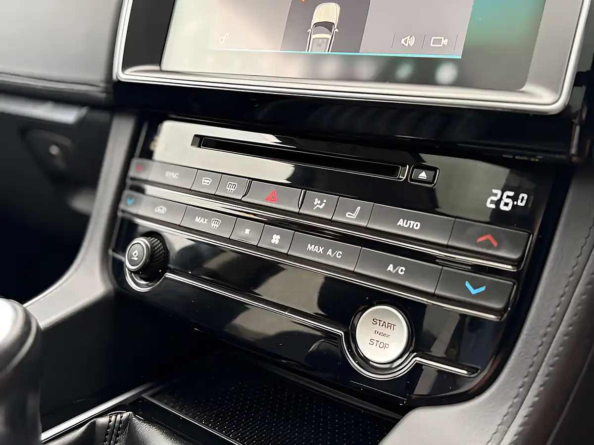 Used 2017 Jaguar F-Pace Portfolio Silicon Silver - Interior and Exterior details 16