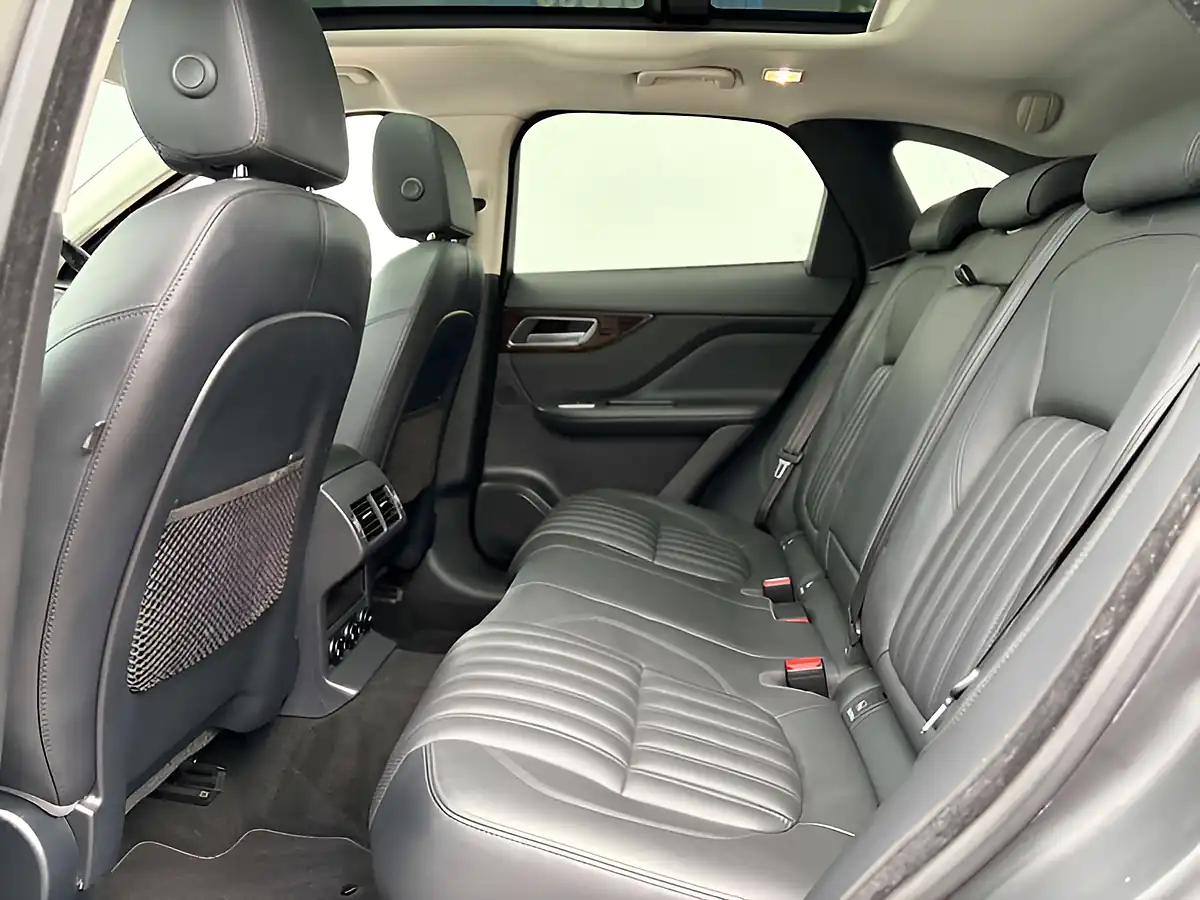 Used 2017 Jaguar F-Pace Portfolio Silicon Silver - Interior and Exterior details 18