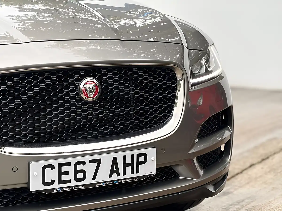 Used 2017 Jaguar F-Pace Portfolio Silicon Silver - Interior and Exterior details 4