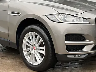 Used 2017 Jaguar F-Pace Portfolio Silicon Silver - Interior and Exterior details 5