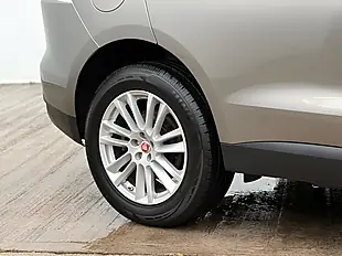 Used 2017 Jaguar F-Pace Portfolio Silicon Silver - Interior and Exterior details 7