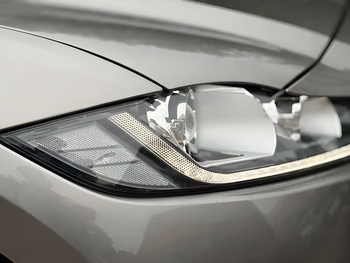 Used 2017 Jaguar F-Pace Portfolio Silicon Silver - Interior and Exterior details 8