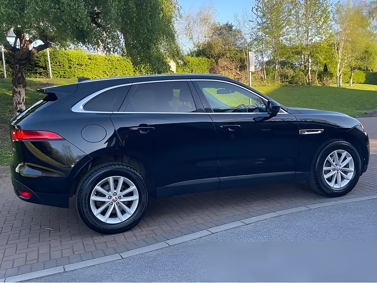 Used 2017 Jaguar F-Pace Prestige Black - Interior and Exterior details 14