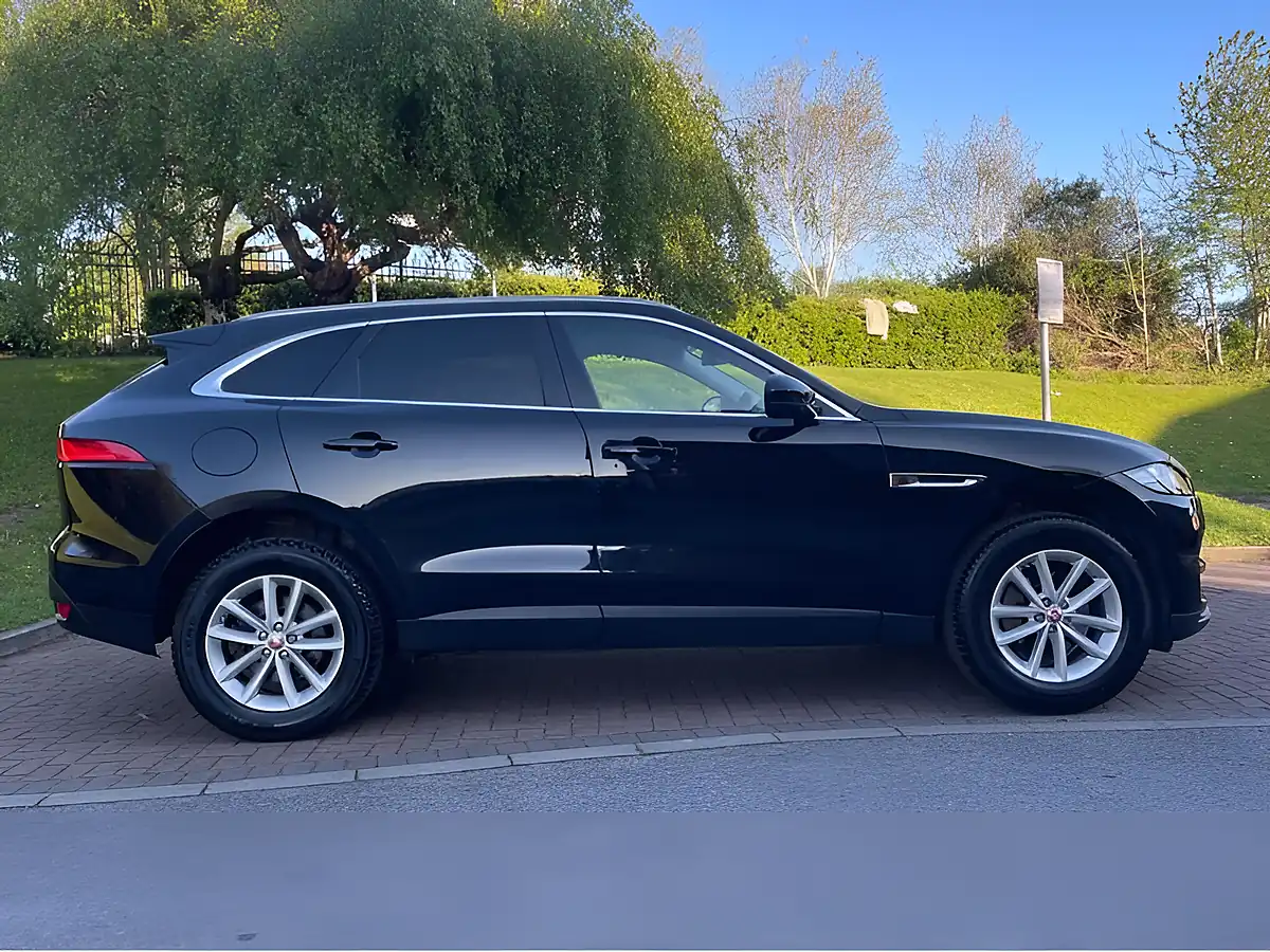 Used 2017 Jaguar F-Pace Prestige Black - Interior and Exterior details 15