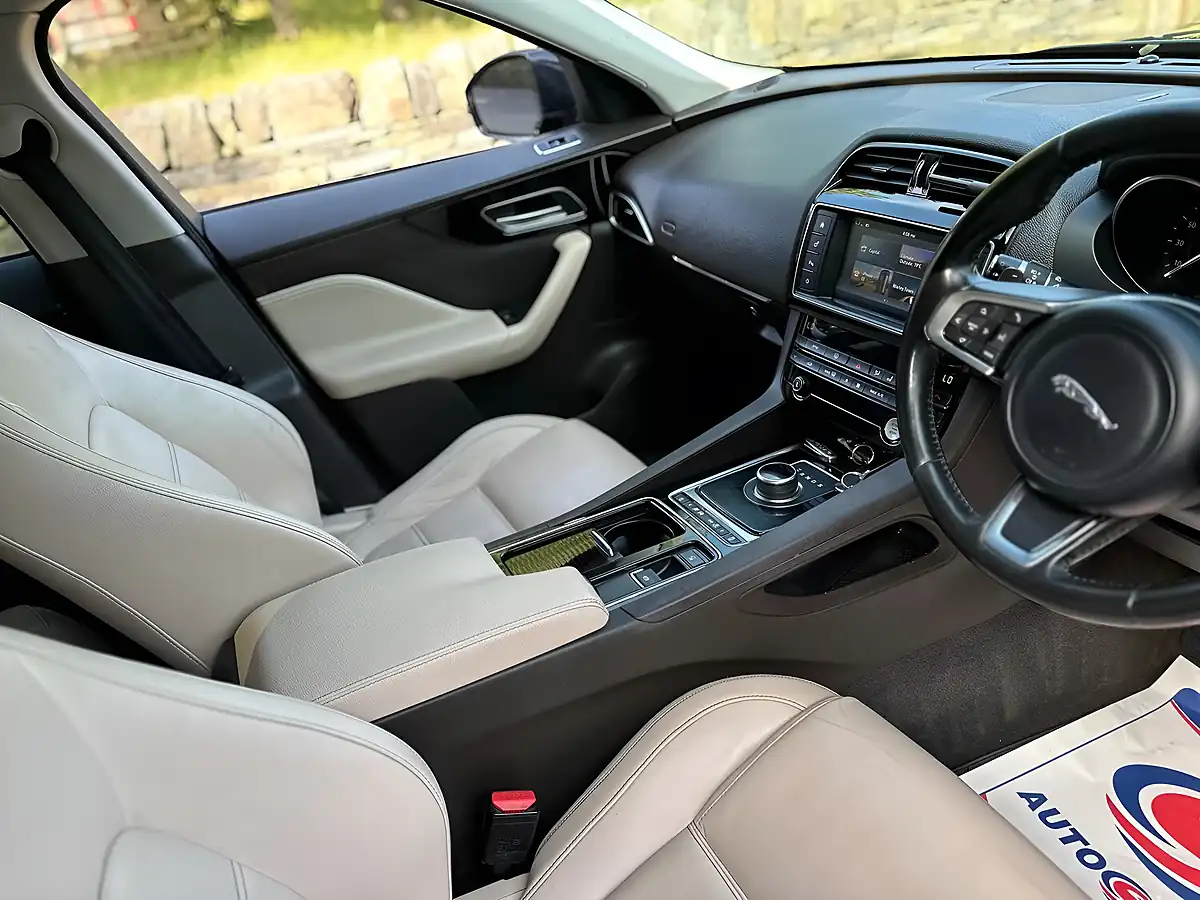 Used 2017 Jaguar F-Pace Prestige Black - Interior and Exterior details 4