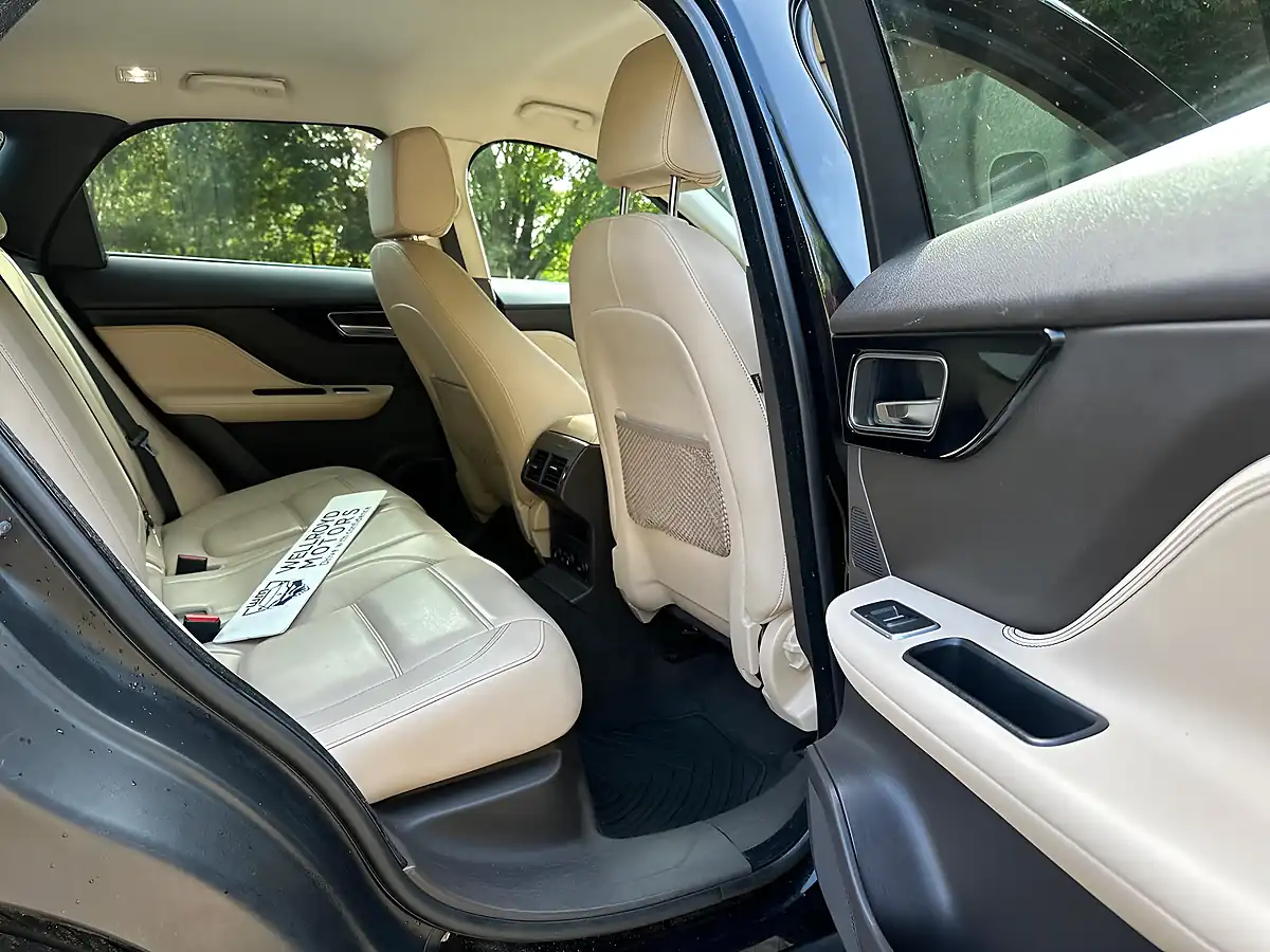 Used 2017 Jaguar F-Pace Prestige Black - Interior and Exterior details 9