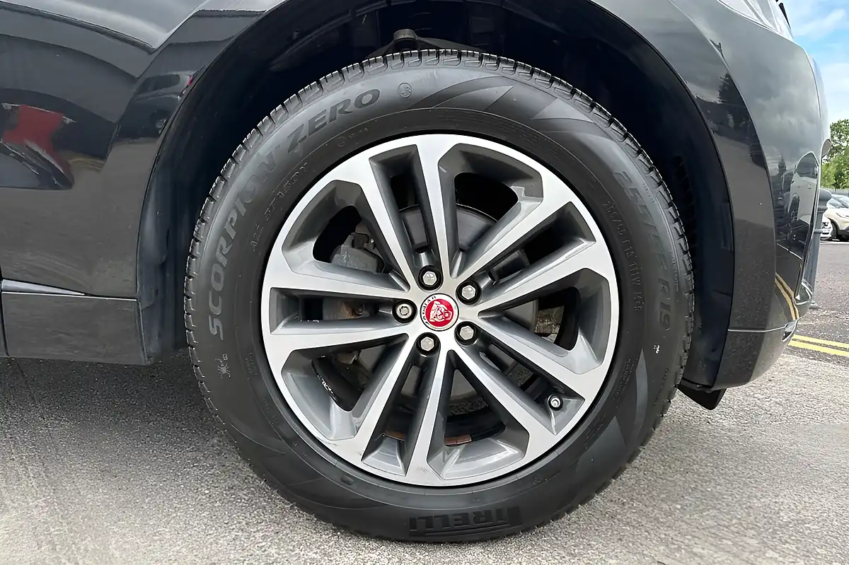 Used 2017 Jaguar F-Pace R-Sport Black - Interior and Exterior details 9