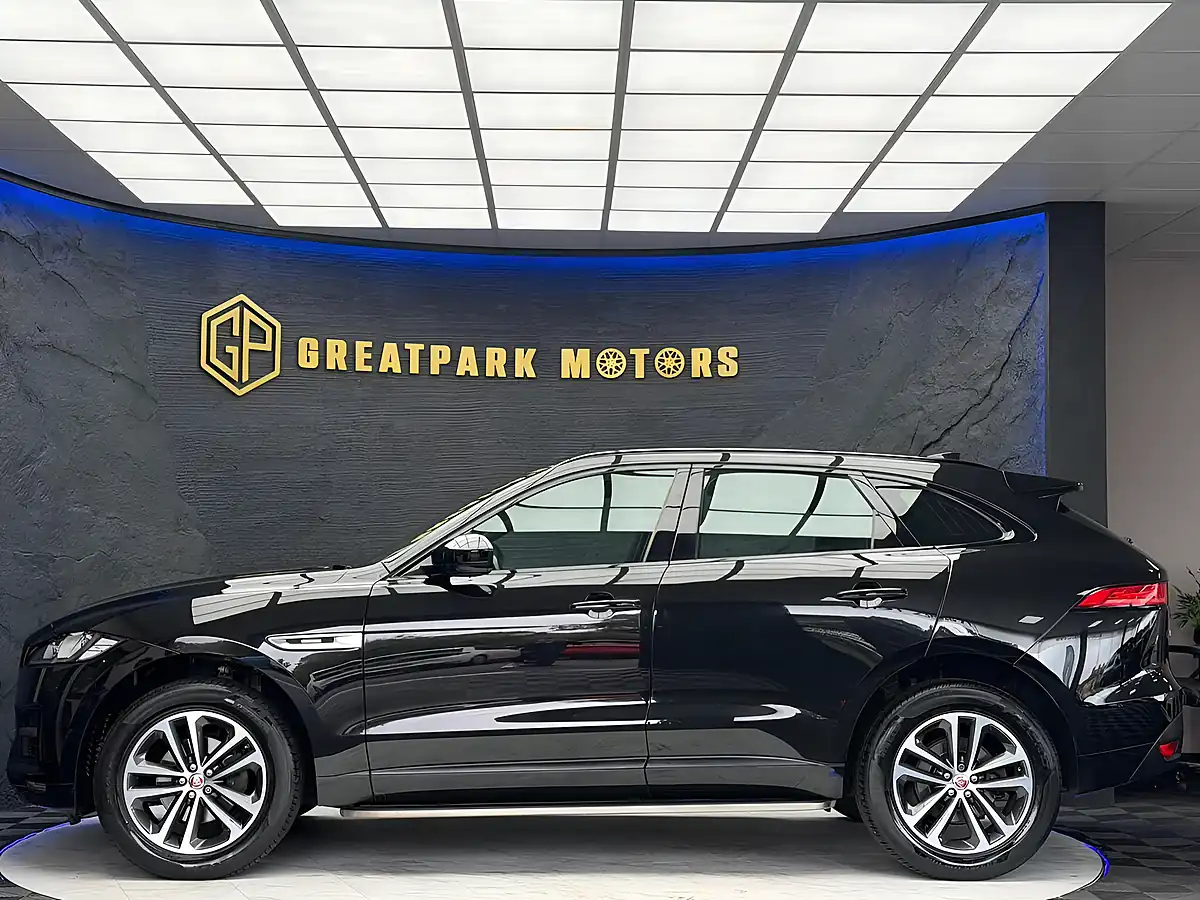 Used 2017 Jaguar F-Pace R-Sport Black - Interior and Exterior details 8