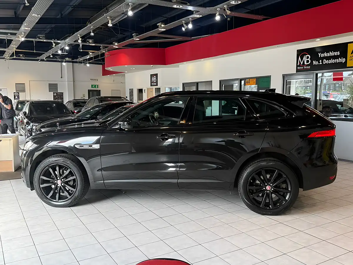 Used 2017 Jaguar F-Pace R-Sport Black - Interior and Exterior details 6