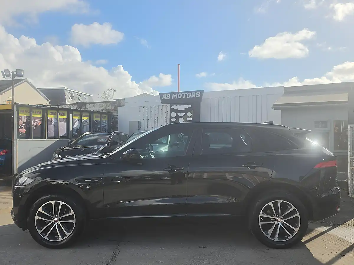 Used 2017 Jaguar F-Pace R-Sport Black - Interior and Exterior details 4