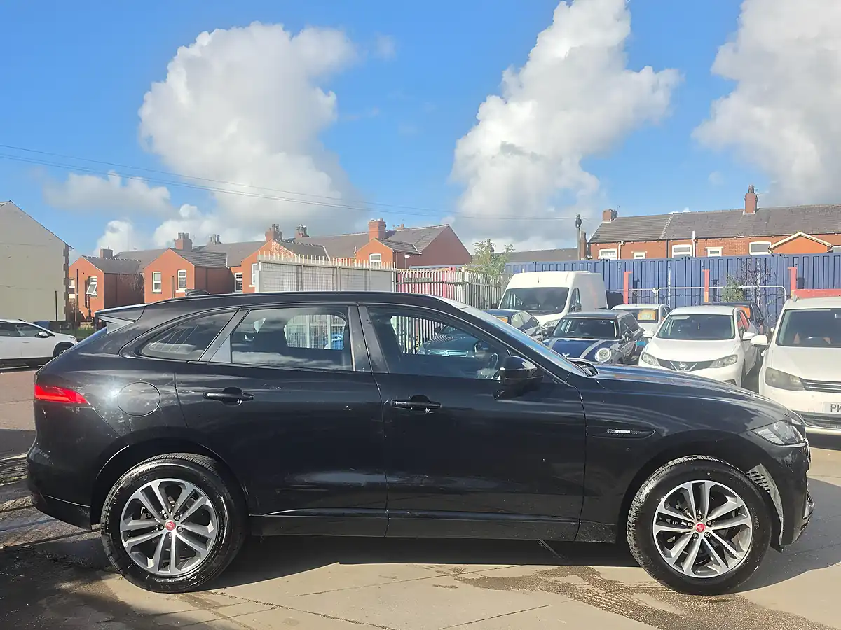 Used 2017 Jaguar F-Pace R-Sport Black - Interior and Exterior details 8