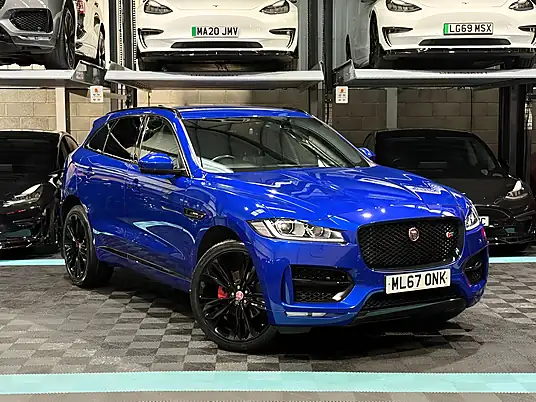 2017 Jaguar F-PACE R-Sport D240