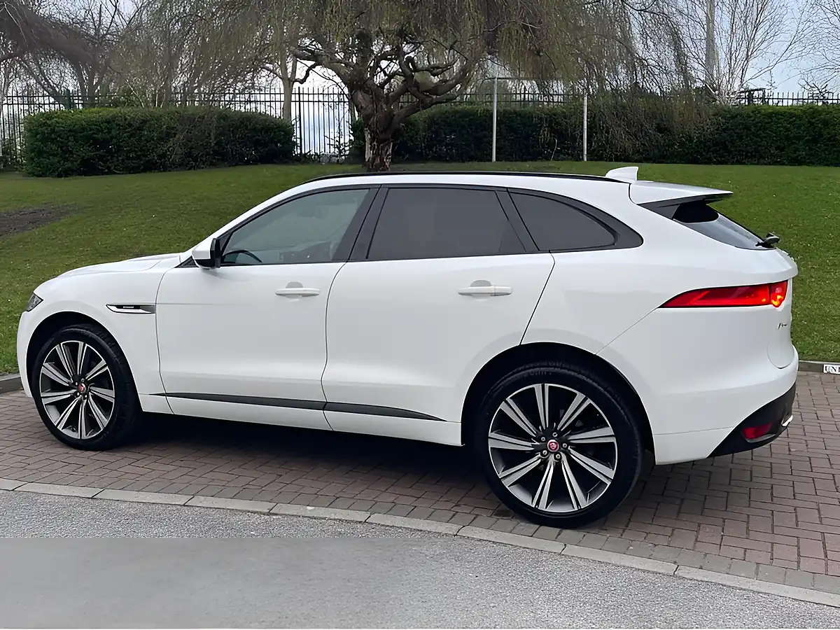 Used 2017 Jaguar F-Pace R-Sport White - Interior and Exterior details 10