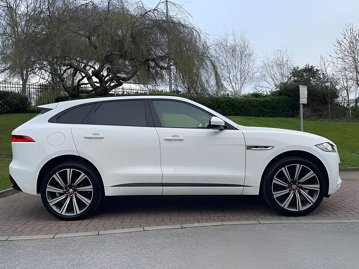 Used 2017 Jaguar F-Pace R-Sport White - Interior and Exterior details 20