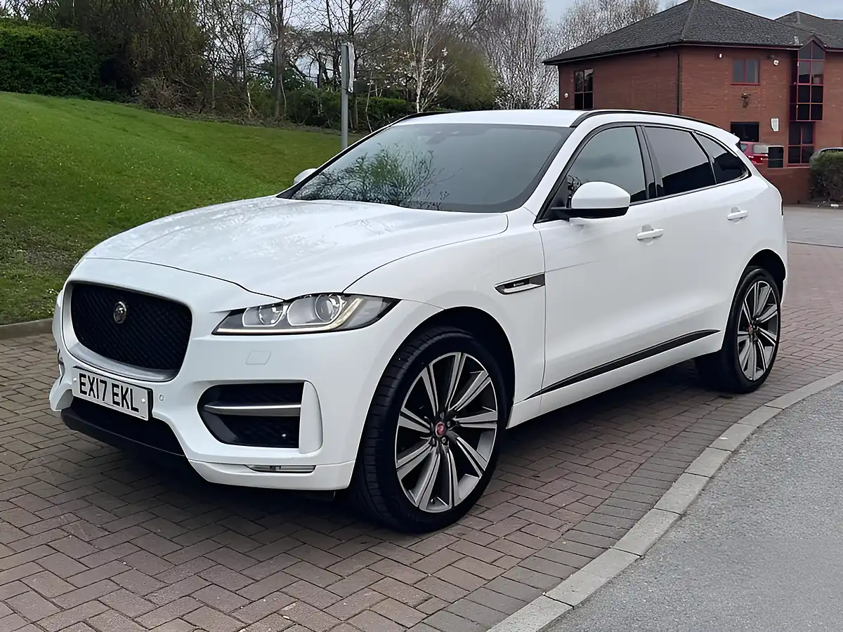 Used 2017 Jaguar F-Pace R-Sport White - Interior and Exterior details 6