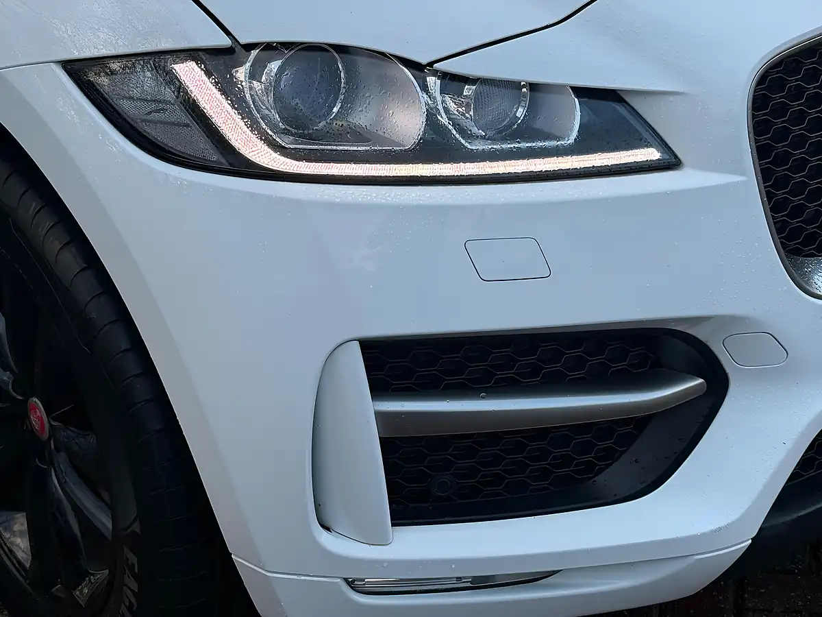 Used 2017 Jaguar F-Pace R-Sport White - Interior and Exterior details 13