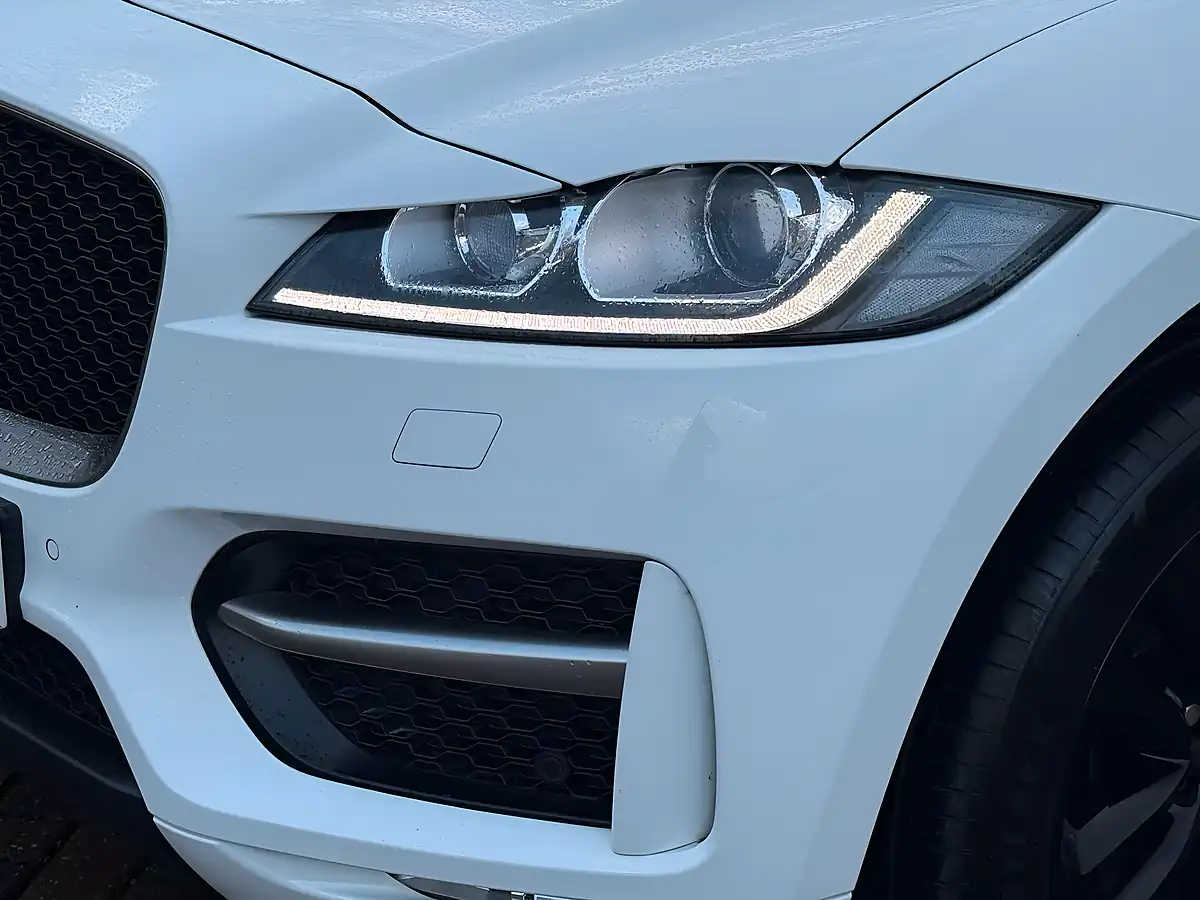 Used 2017 Jaguar F-Pace R-Sport White - Interior and Exterior details 14