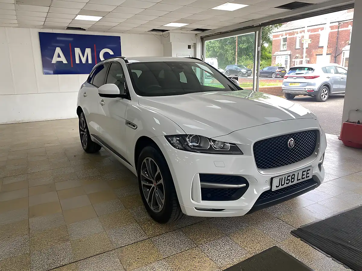 Used 2017 Jaguar F-Pace R-Sport White - Front View