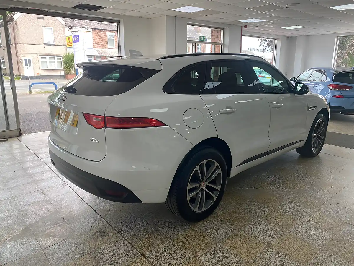 Used 2017 Jaguar F-Pace R-Sport White - Interior and Exterior details 10