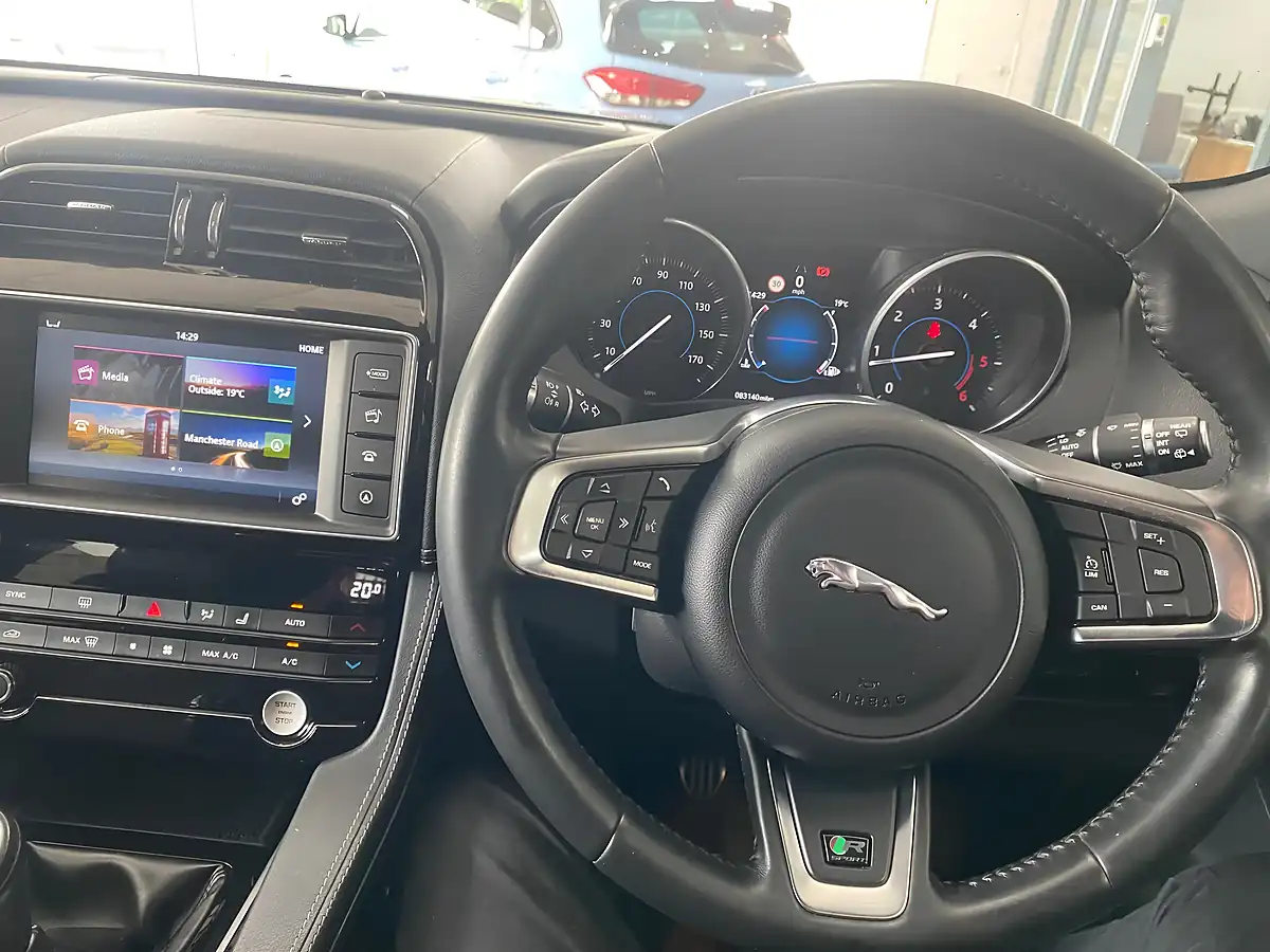 Used 2017 Jaguar F-Pace R-Sport White - Interior and Exterior details 12