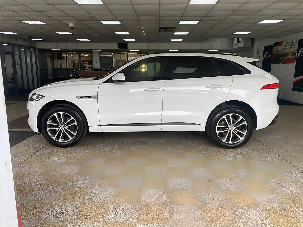 Used 2017 Jaguar F-Pace R-Sport White - Interior and Exterior details 4