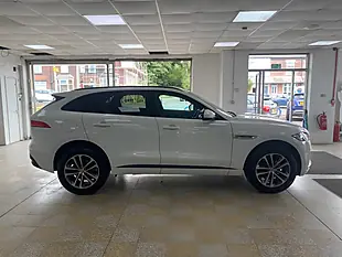 Used 2017 Jaguar F-Pace R-Sport White - Interior and Exterior details 9