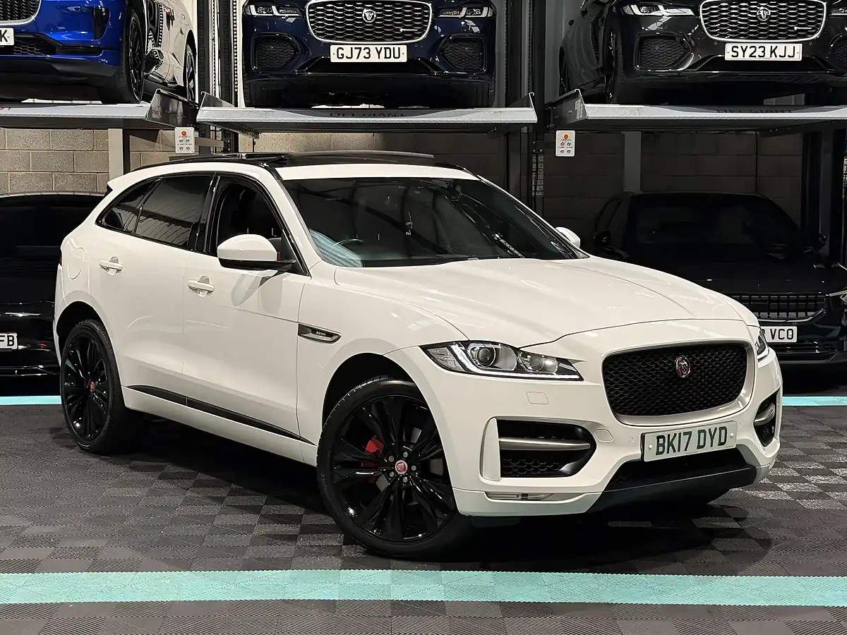Used 2017 Jaguar F-Pace R-Sport White - Front View